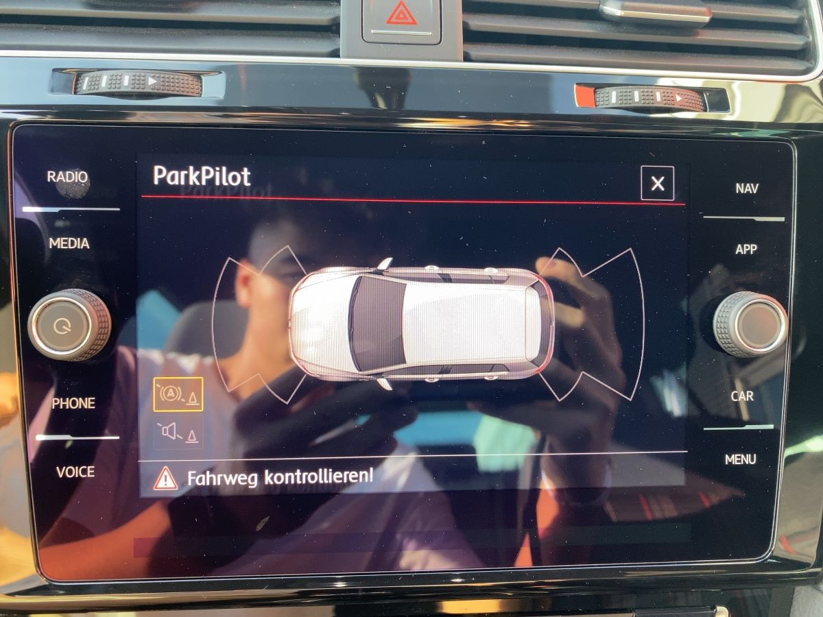 Golf VII GTI 2.0 TSI AHK Standh. LED Navi Bluet. Front-Ass Sitzhzg Climatronic