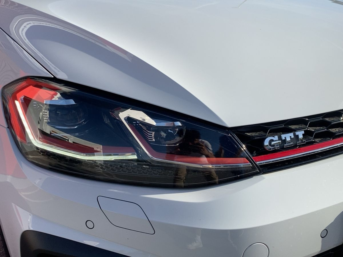 Golf VII GTI 2.0 TSI AHK Standh. LED Navi Bluet. Front-Ass Sitzhzg Climatronic