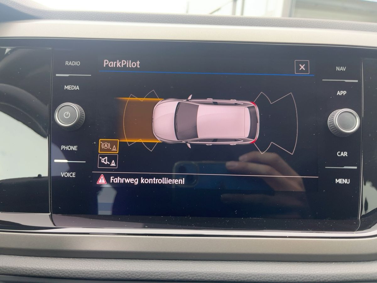 Polo 1.0 TSI Comfortline ACC Parkpilot DAB+ LED Navi Sitzhzg Start/Stopp Bluet.
