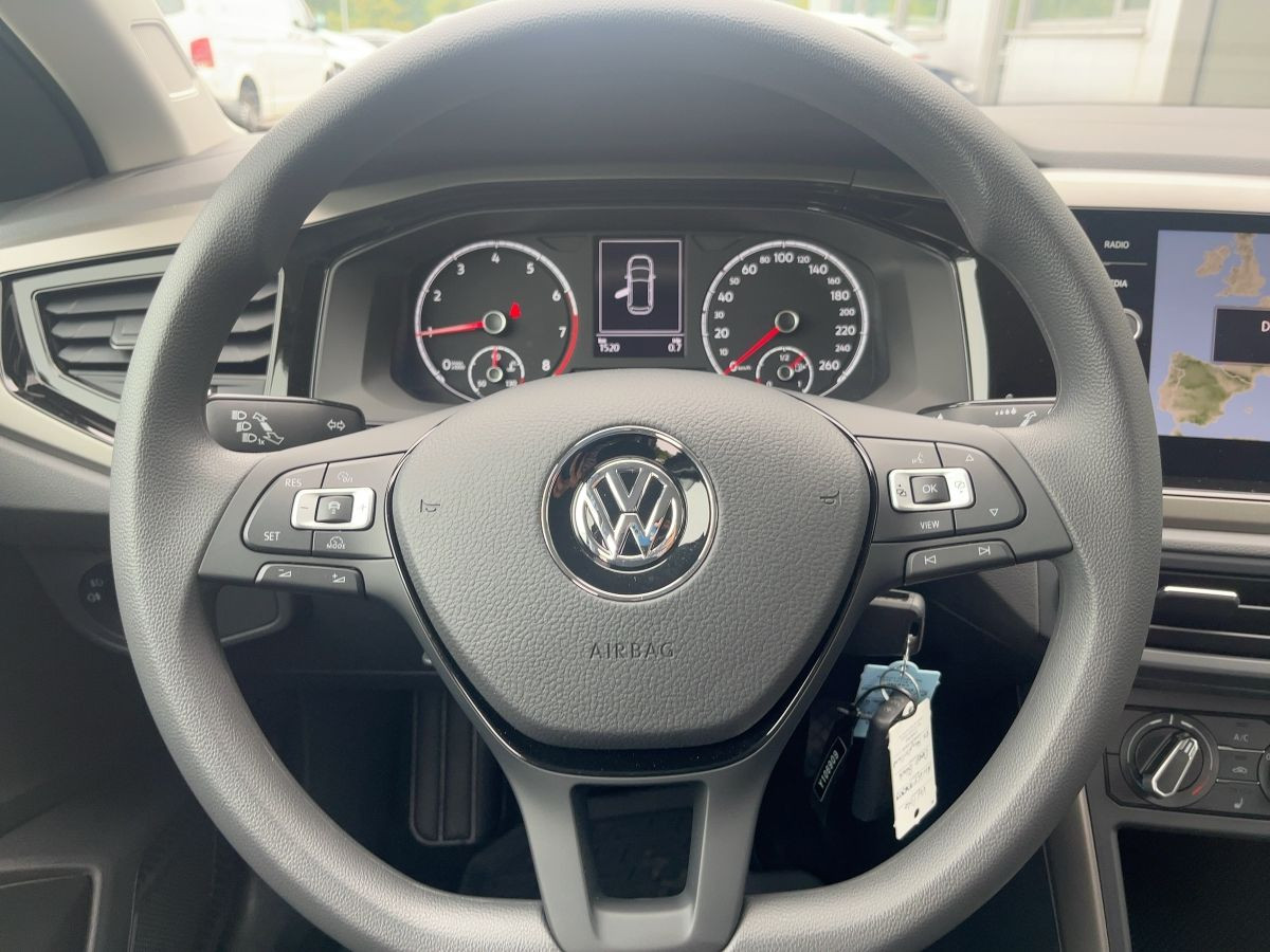 Polo 1.0 TSI Comfortline ACC Parkpilot DAB+ LED Navi Sitzhzg Start/Stopp Bluet.
