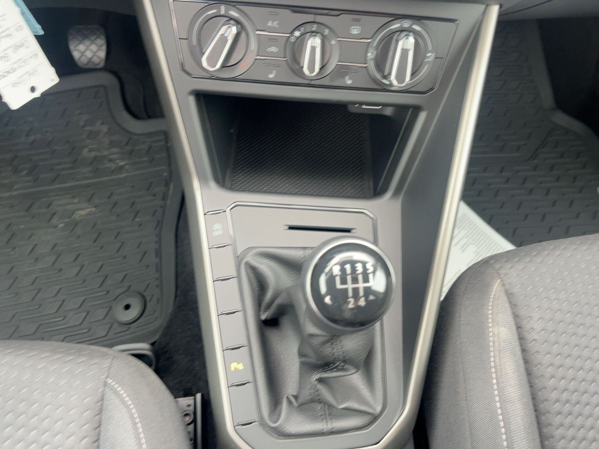 Polo 1.0 TSI Comfortline ACC Parkpilot DAB+ LED Navi Sitzhzg Start/Stopp Bluet.