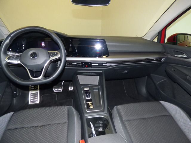 Golf VIII 1.5 eTSI DSG 