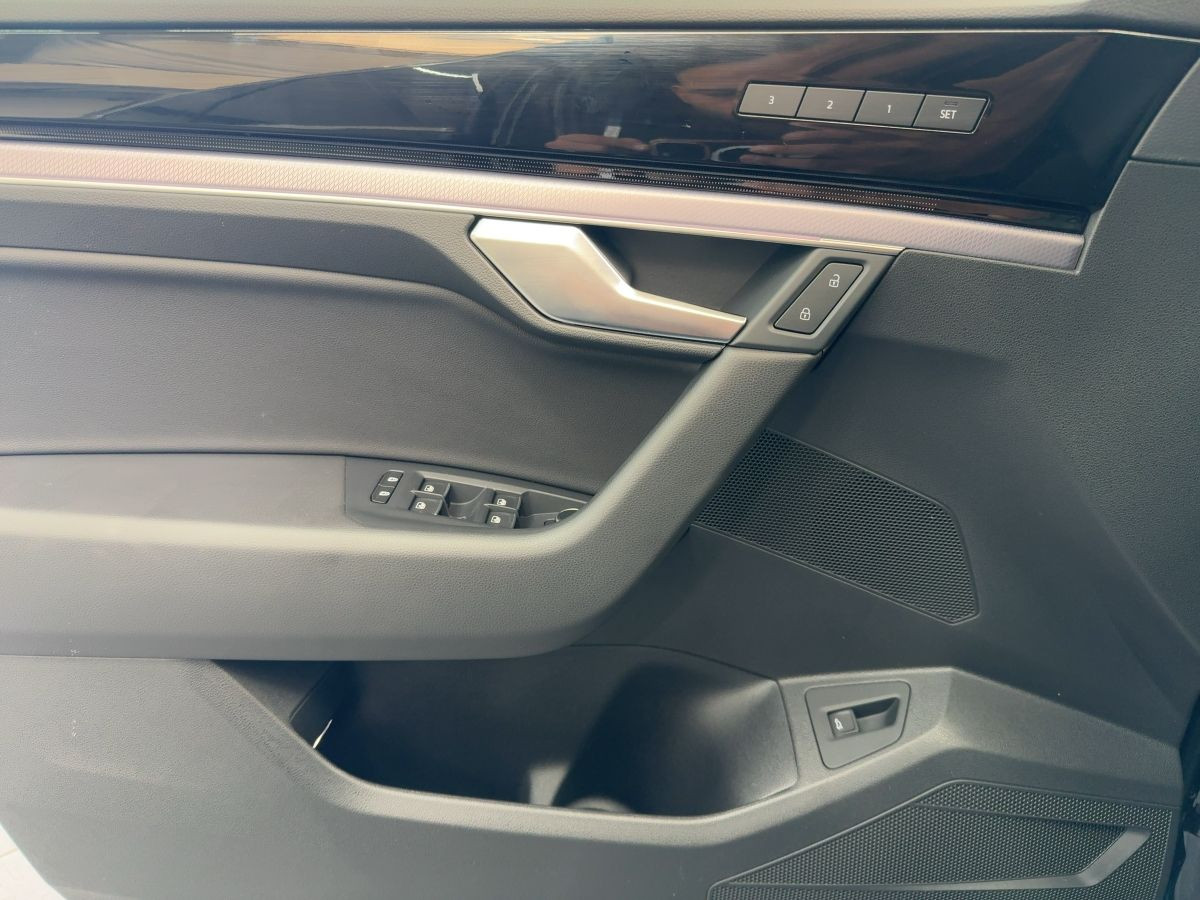 Touareg R-Line 3.0 TDI SCR 4MOTION 8-Gang-Automatik