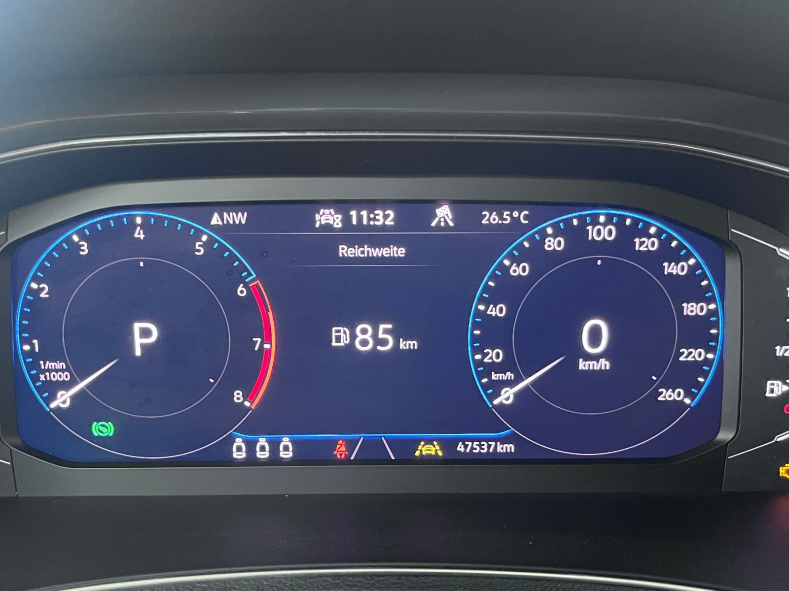 T-Roc 2.0 TSI DSG Sport R-line 4M ACC AHK DCC LED Navi Bluet. Sitzhzg Keyless