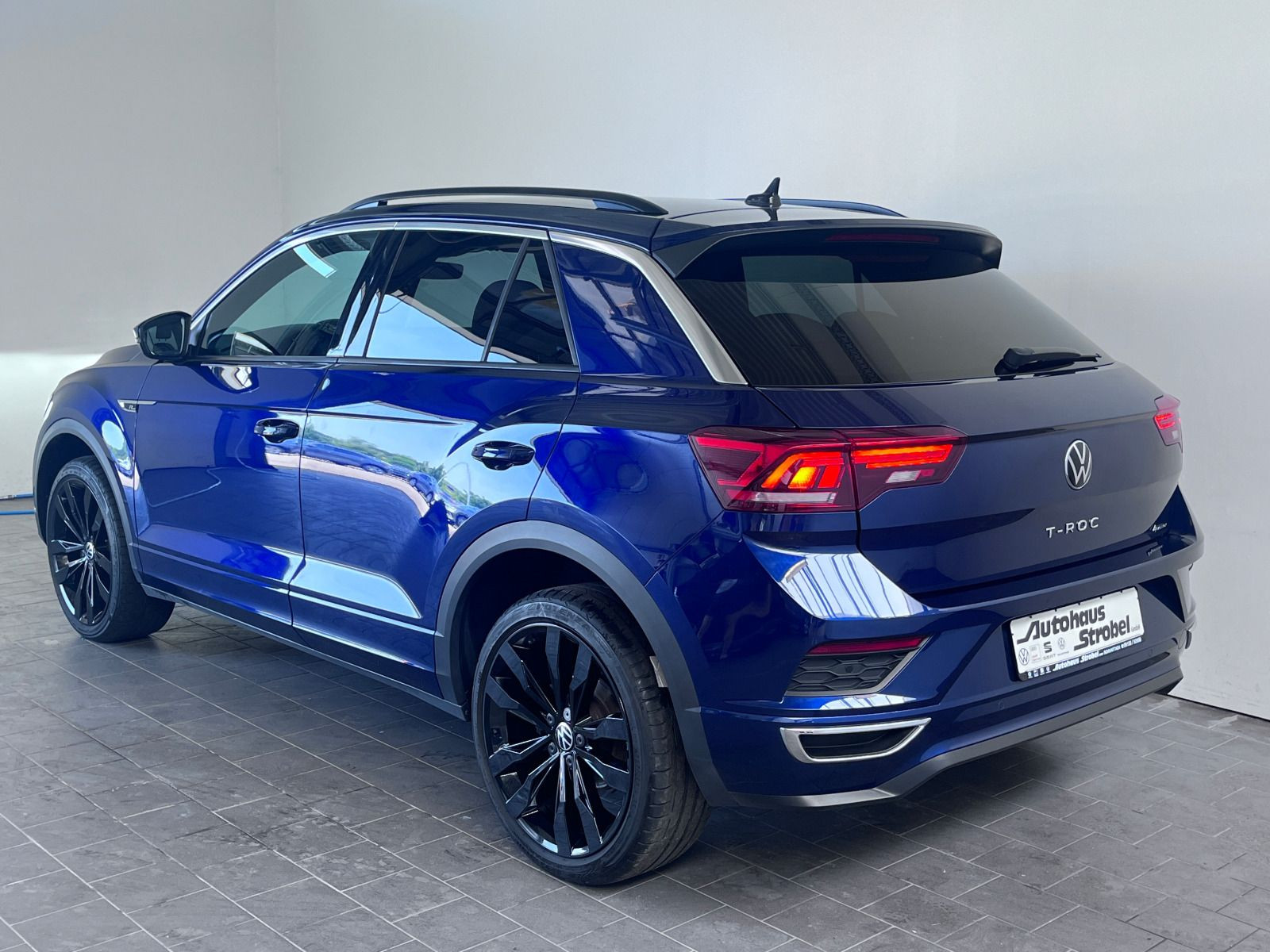 T-Roc 2.0 TSI DSG Sport R-line 4M ACC AHK DCC LED Navi Bluet. Sitzhzg Keyless