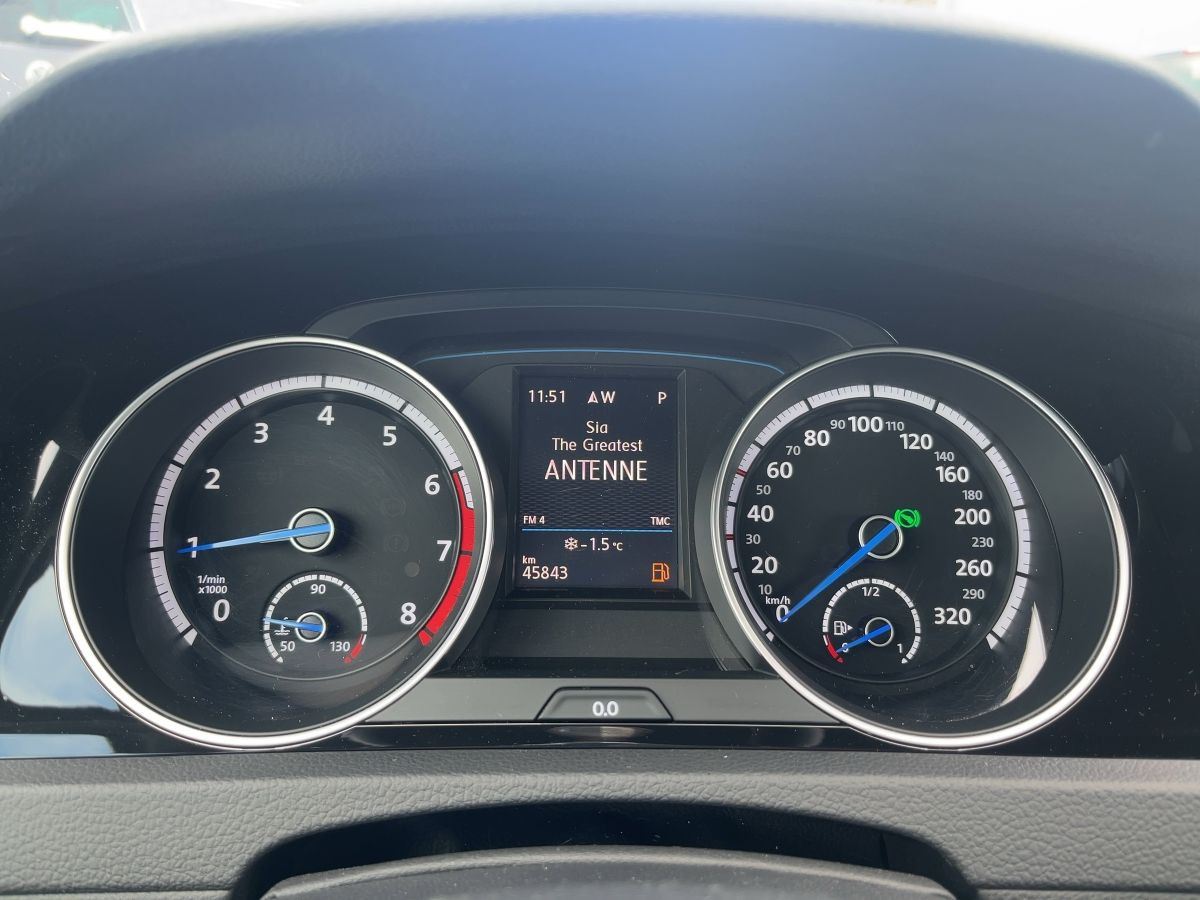 Golf VII R 2.0 TSI DSG 4M ACC Navi Kamera LED 