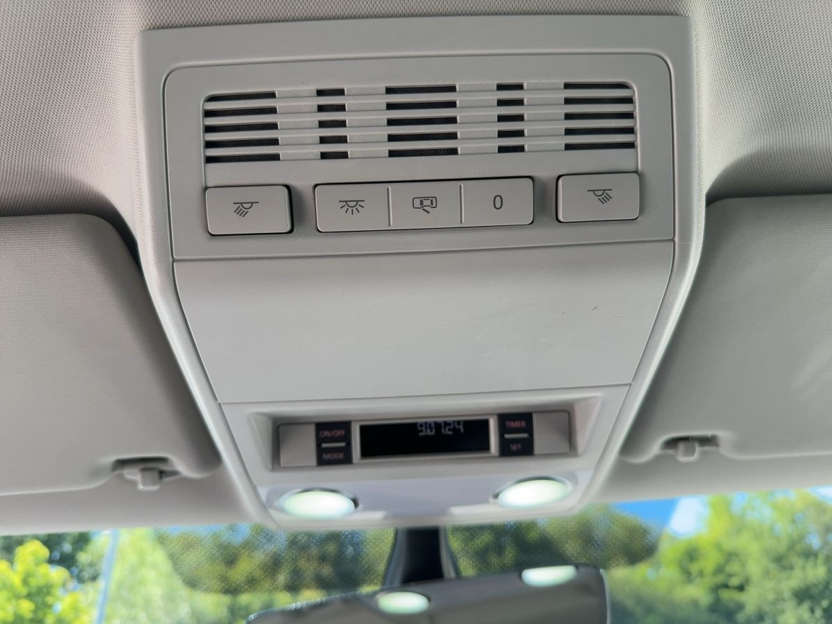 Multivan 2.0 TDI DSG 4M Highline Standh. ACC Navi LED Kamera DAB+ Side Ass. Sitzh.
