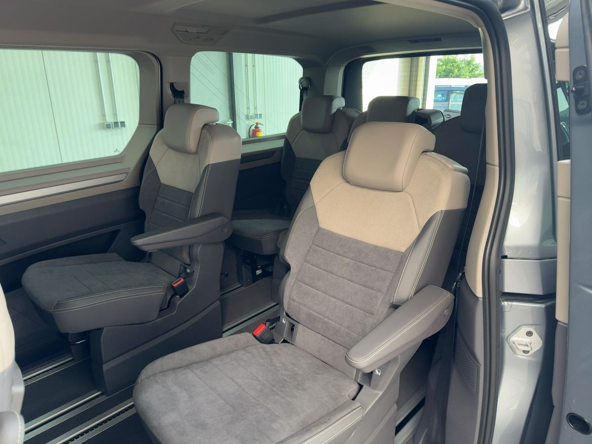Multivan Style 2.0 TDI DSG*ACC*AHK*IQ.LIGHT*WR*NAVI