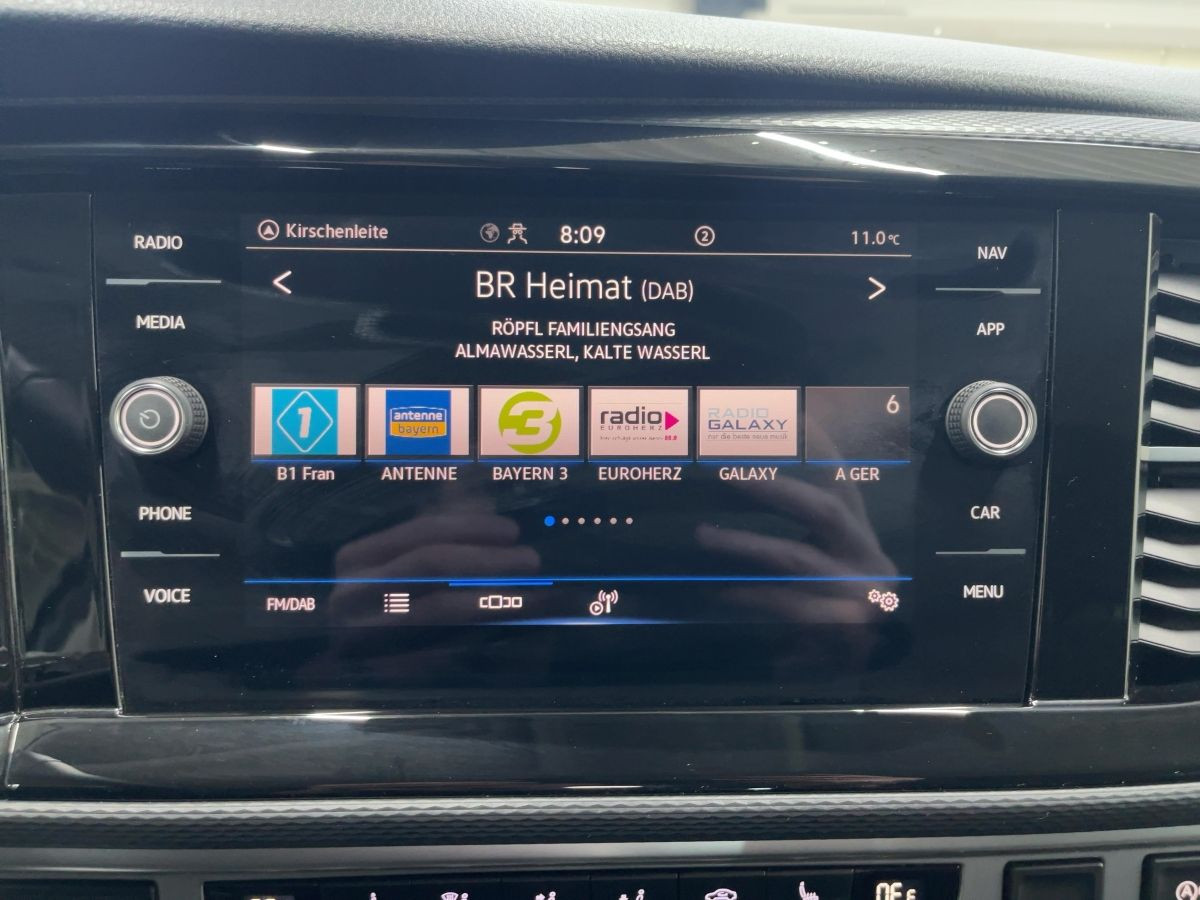 T6.1 Multivan 2.0 TDI DSG 4M Comfortline AHK ACC Navi LED Kamera Standhz. Climatr.