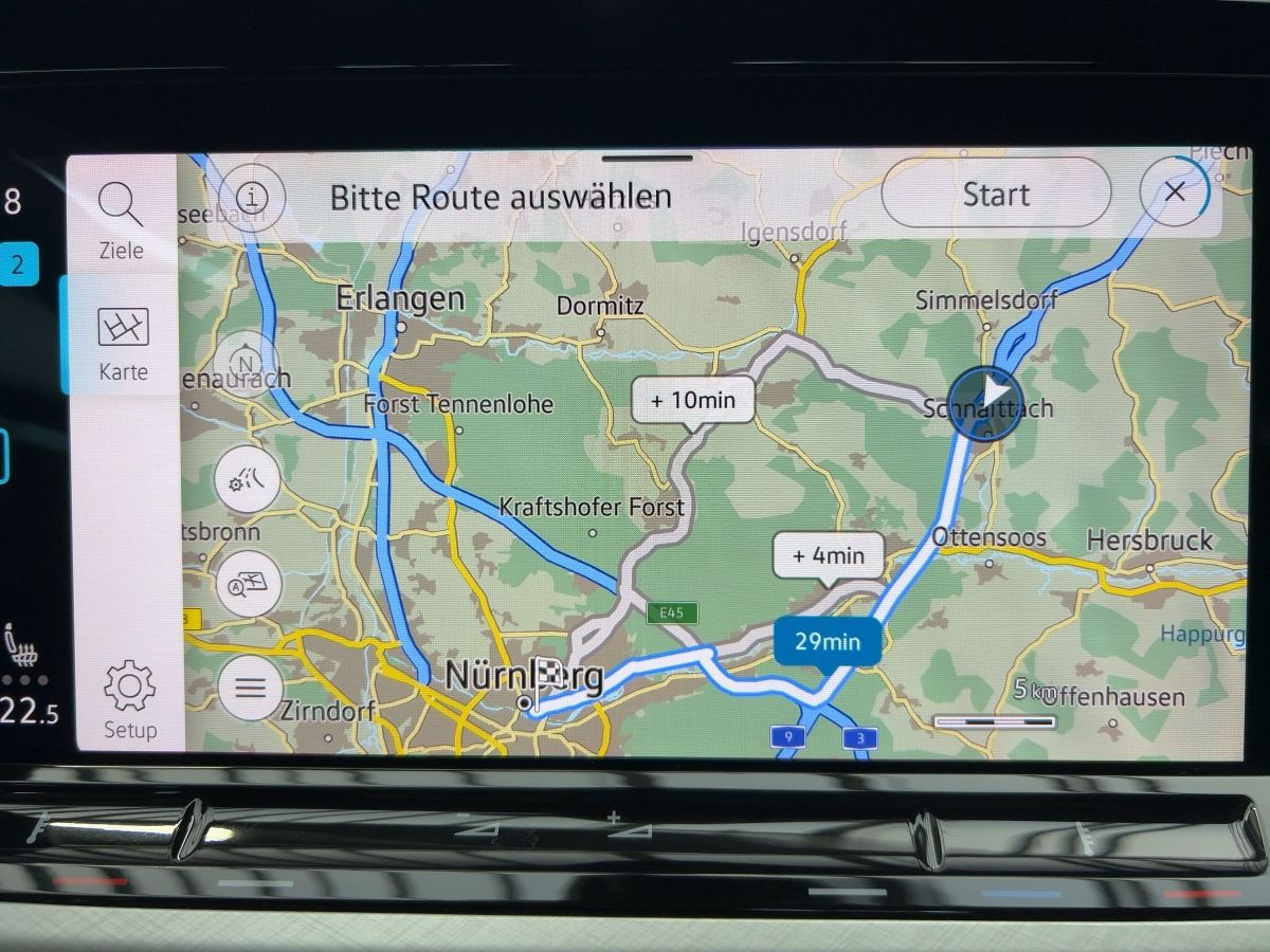 Golf VIII 1.5 TSI Life ACC AHK Navi LED ergo Keyless Climatronic Bluet. Sitzh.