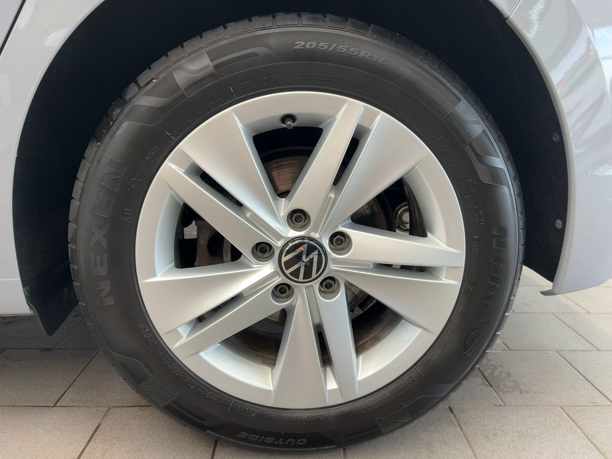 Golf VIII 1.5 TSI Life ACC AHK Navi LED ergo Keyless Climatronic Bluet. Sitzh.