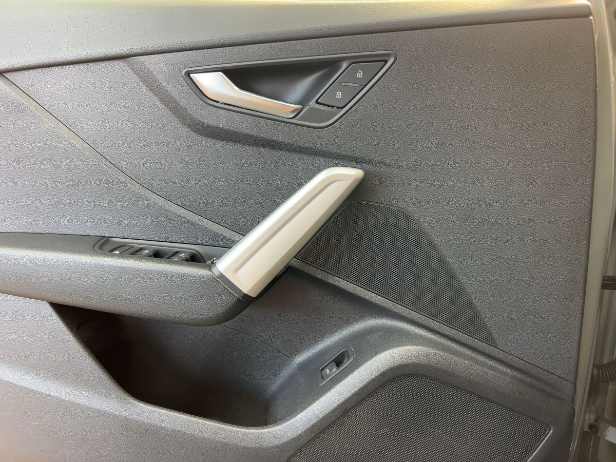 Q2 1.5 TSI S-Tronic Sport S-Line AHK Navi LED Pano Sitzh.