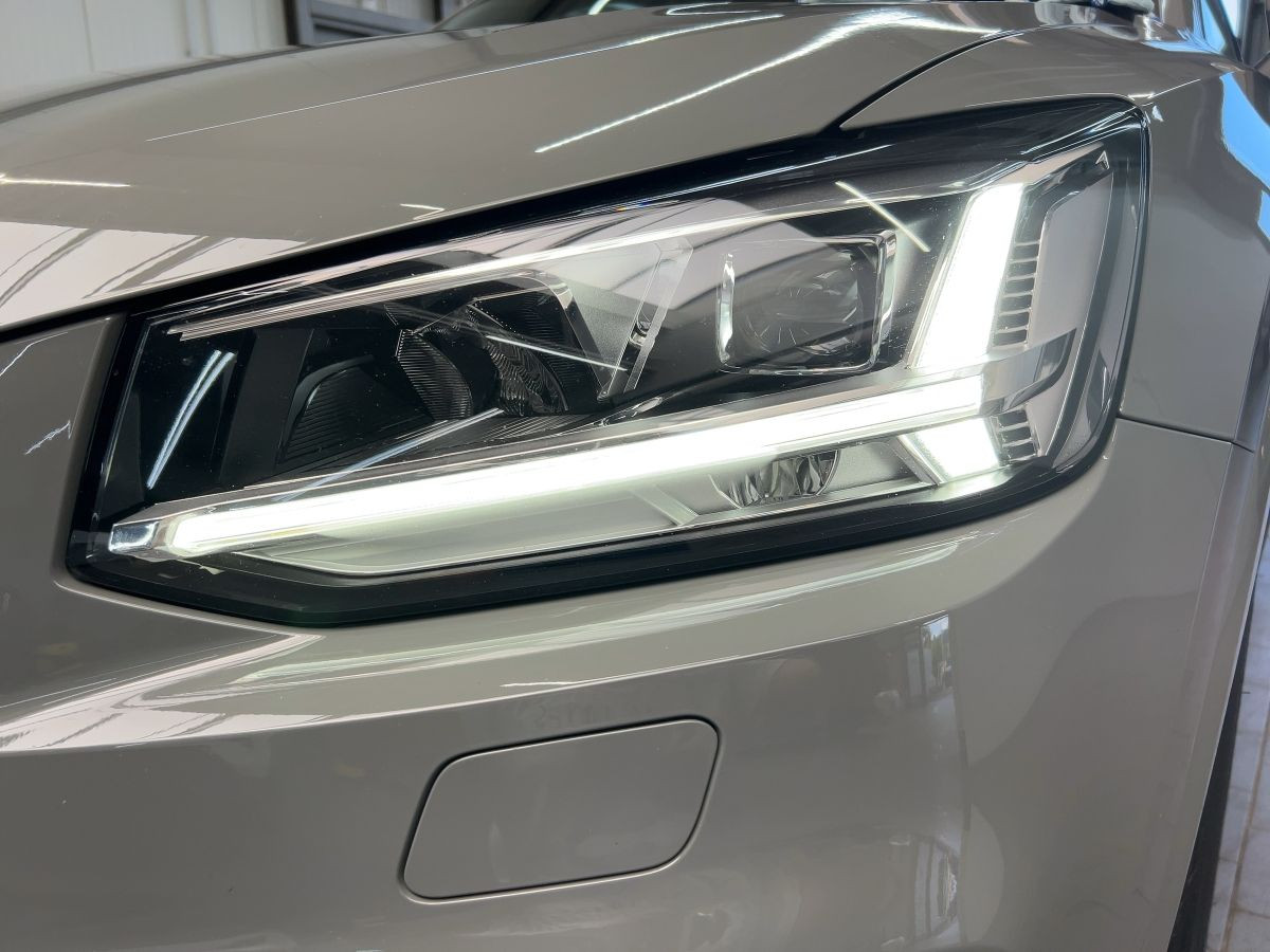 Q2 1.5 TSI S-Tronic Sport S-Line AHK Navi LED Pano Sitzh.