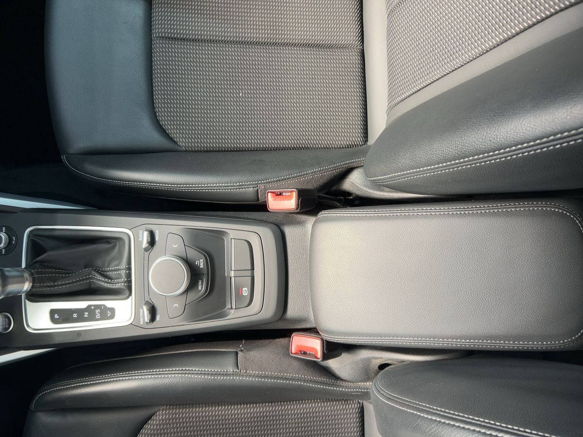 Q2 1.5 TSI S-Tronic Sport S-Line AHK Navi LED Pano Sitzh.