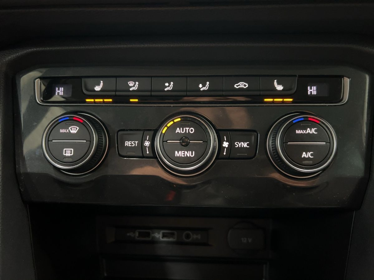 Tiguan 1.5 TSI Comfortline AHK ACC Navi Kamera Lane Ass. Climatronic Sitzh.
