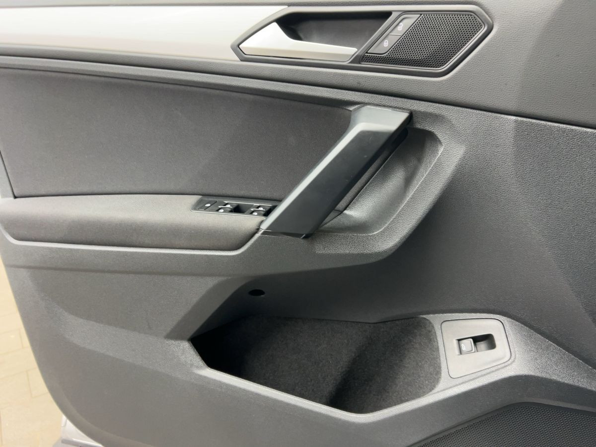 Tiguan 1.5 TSI Comfortline AHK ACC Navi Kamera Lane Ass. Climatronic Sitzh.