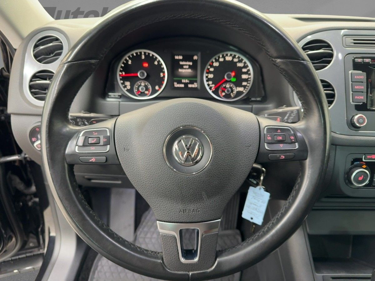 Tiguan 2.0 TDI DSG 4M Sport & Style Alcantara AHK Xenon Navi Tempo Park-Ass