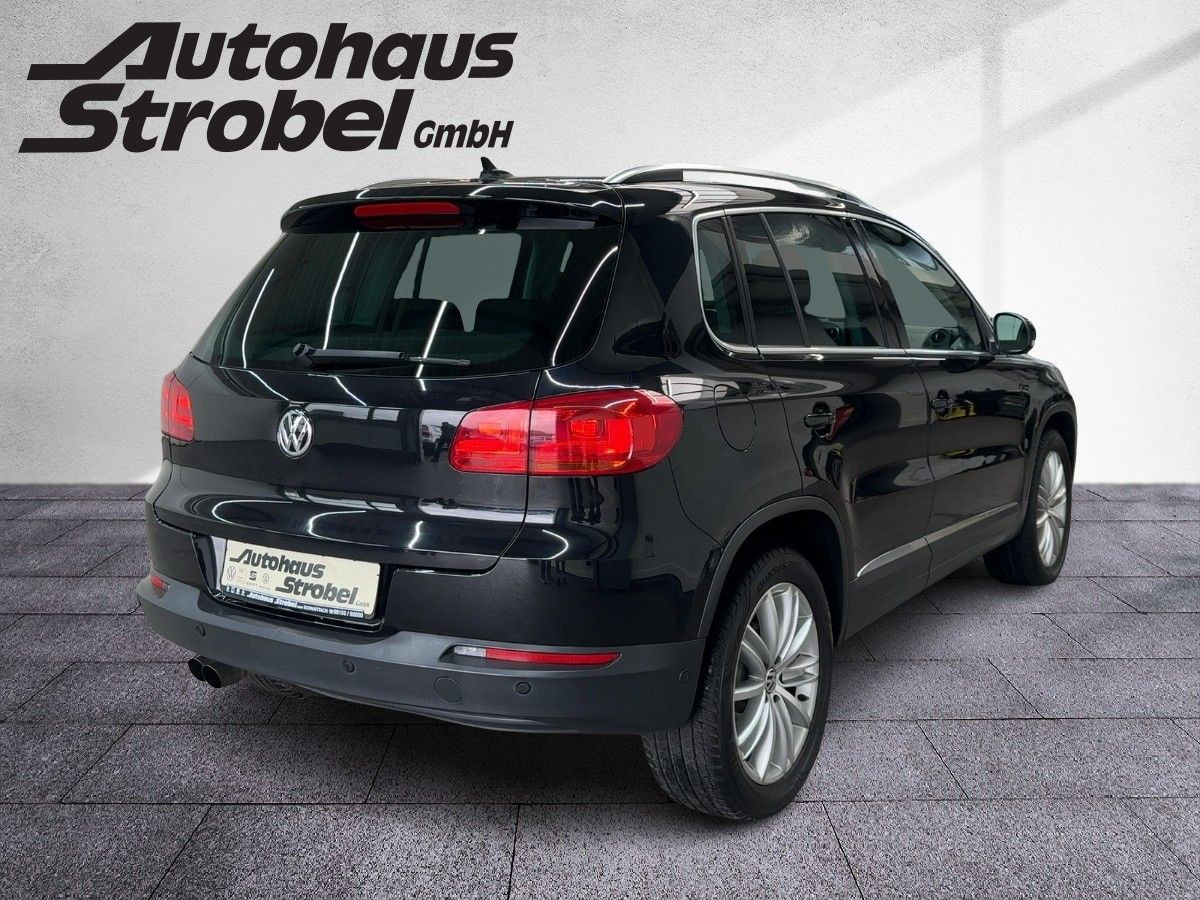 Tiguan 2.0 TDI DSG 4M Sport & Style Alcantara AHK Xenon Navi Tempo Park-Ass