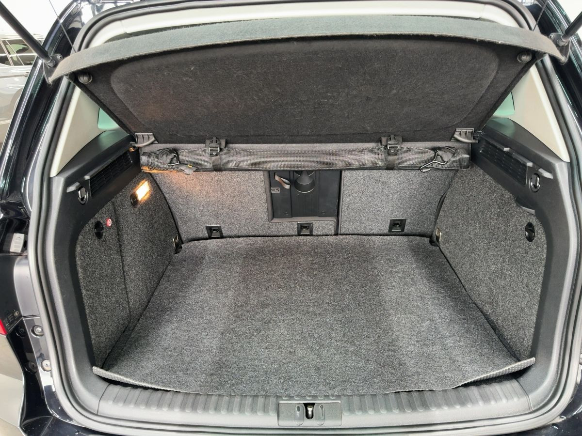 Tiguan 2.0 TDI DSG 4M Sport & Style Alcantara AHK Xenon Navi Tempo Park-Ass