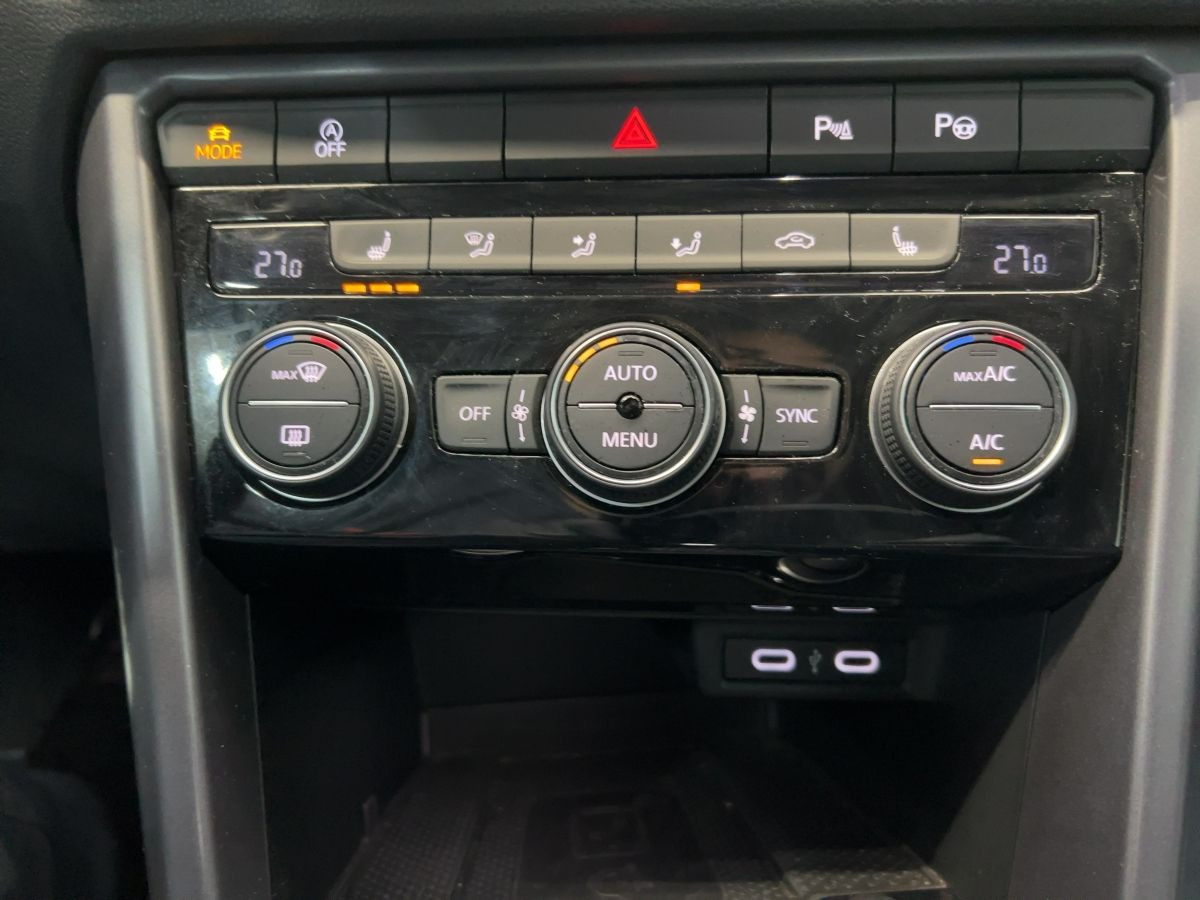 T-Roc Cabriolet 1.5 TSI DSG R-Line LED Leder Navi Kamera ACC Lane-Ass Keyless Blind Spot.
