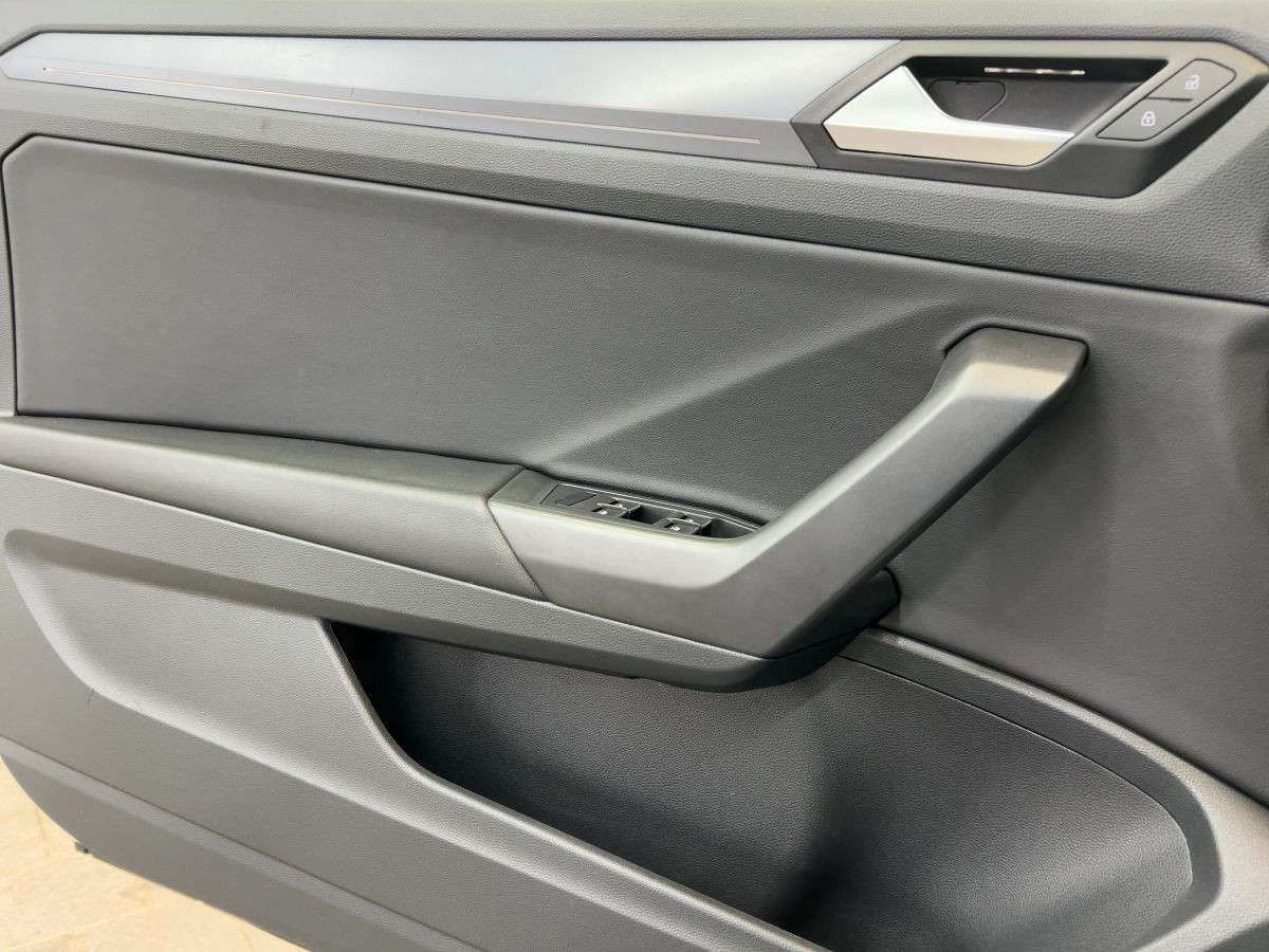T-Roc Cabriolet 1.5 TSI DSG R-Line LED Leder Navi Kamera ACC Lane-Ass Keyless Blind Spot.