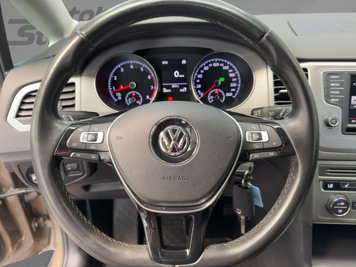 Golf Sportsvan 1.4 TSI DSG Comfortline AHK Tempo Climatronic Bluet. Sitzh.