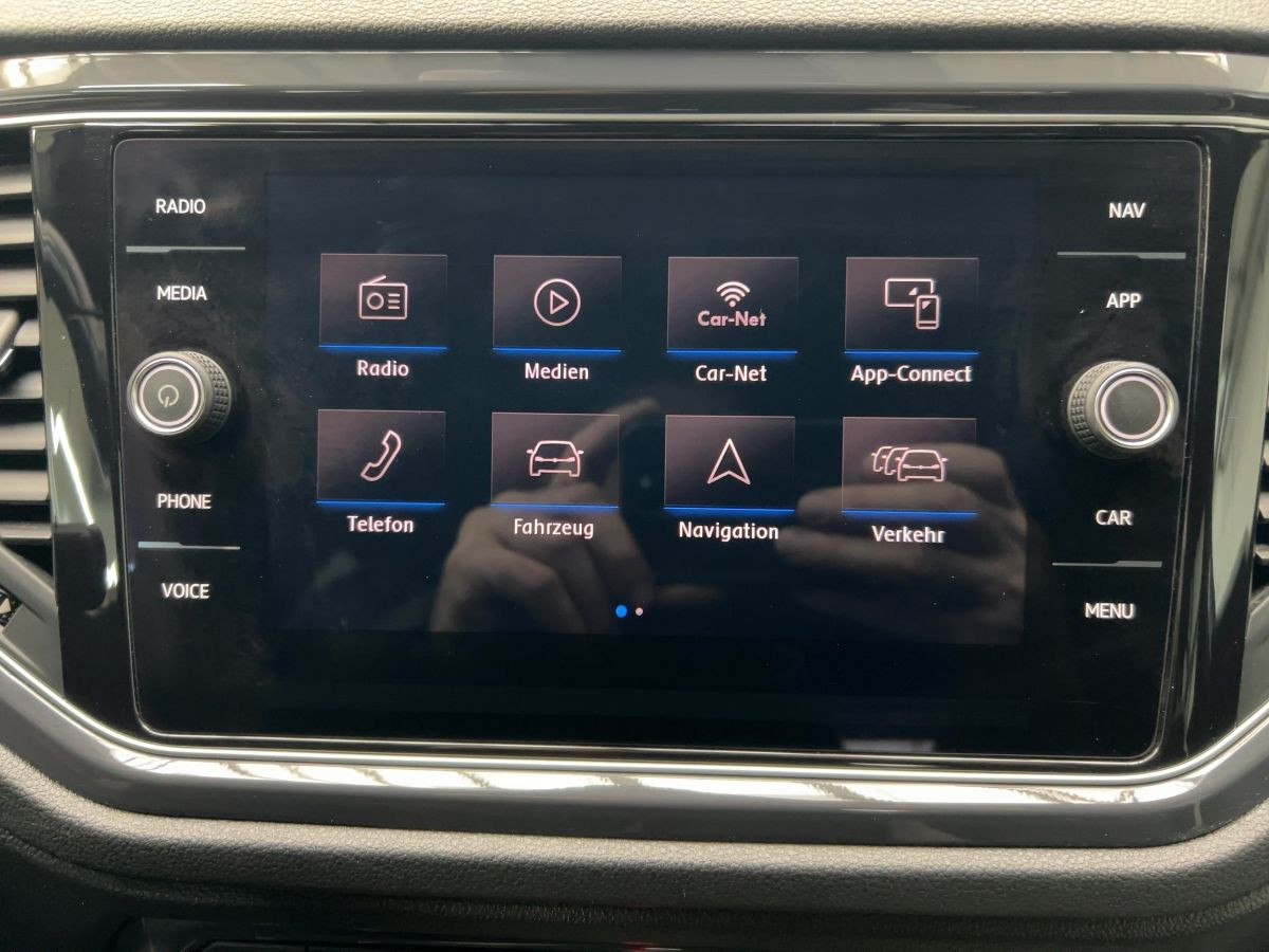 T-Roc 1.5 TSI DSG Sport AHK Navi Pano Lane Ass. Climatronic Bluet. Sitzh.