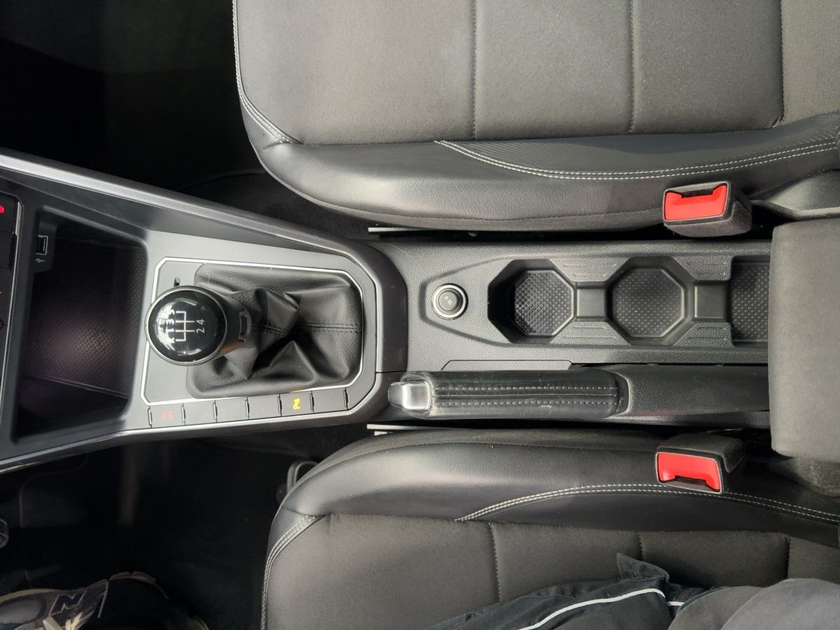 Polo 1.6 TDI Highline R-Line LED Einparkh. Climatronic Bluet. Sitzh.