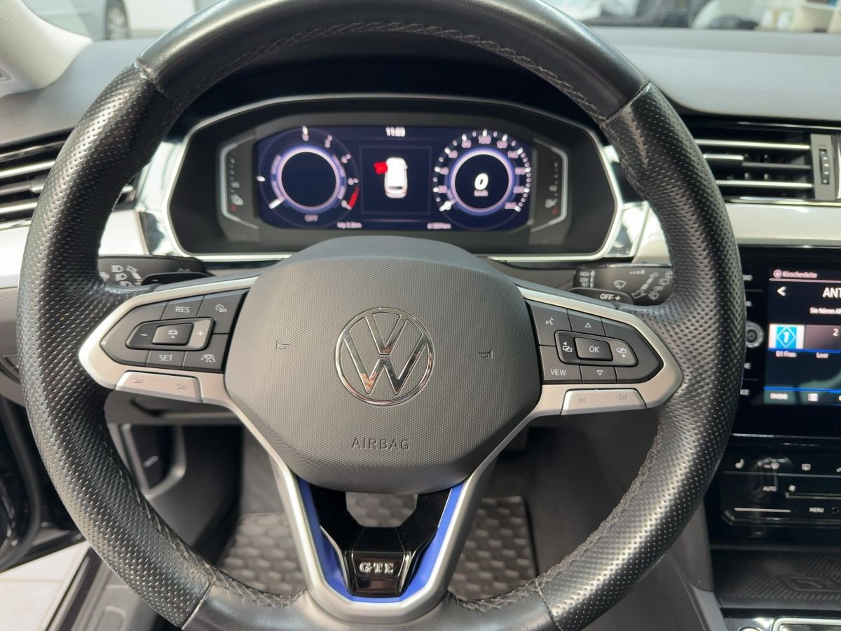 Passat Variant GTE 1.4 TSI DSG ACC Navi LED-Matrix Kamera Side-Ass Sitzhzg Bluet.
