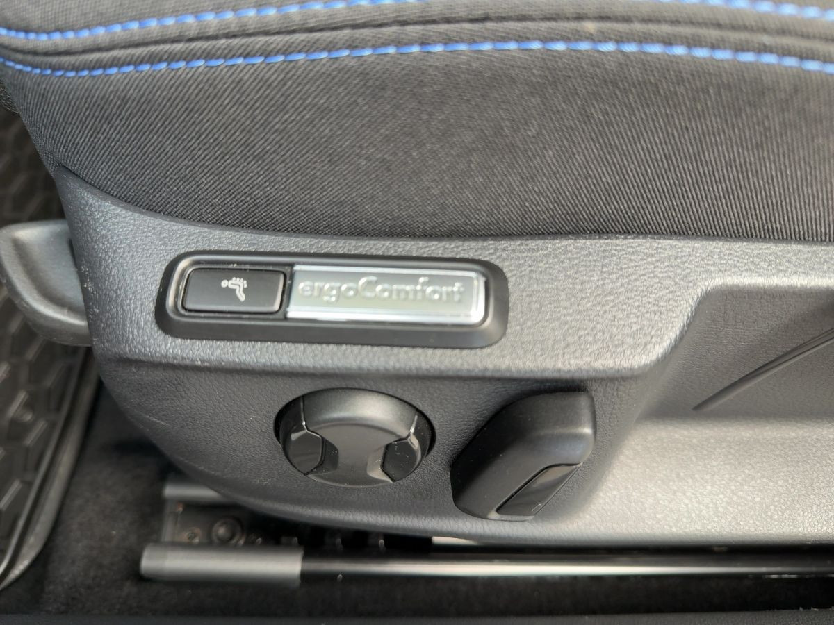 Passat Variant GTE 1.4 TSI DSG ACC Navi LED-Matrix Kamera Side-Ass Sitzhzg Bluet.