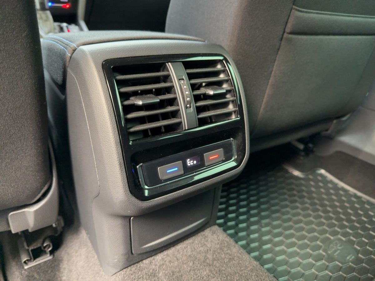 Passat Variant GTE 1.4 TSI DSG ACC Navi LED-Matrix Kamera Side-Ass Sitzhzg Bluet.