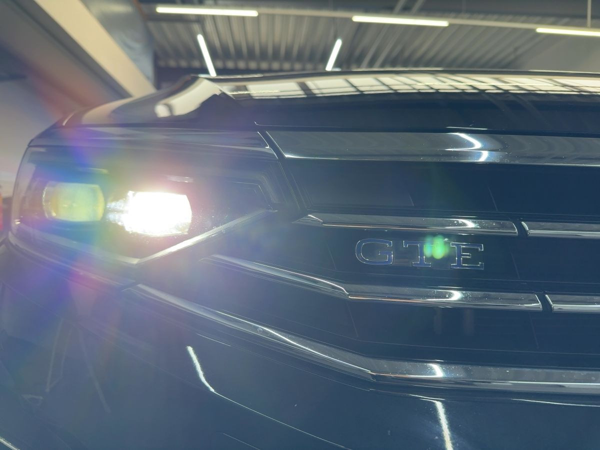 Passat Variant GTE 1.4 TSI DSG ACC Navi LED-Matrix Kamera Side-Ass Sitzhzg Bluet.