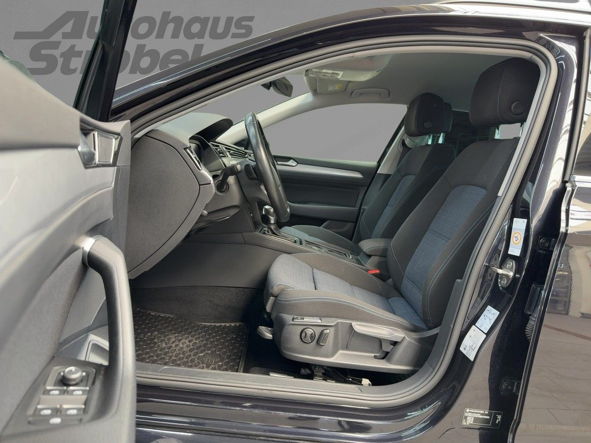 Passat Variant GTE 1.4 TSI DSG ACC Navi LED-Matrix Kamera Side-Ass Sitzhzg Bluet.