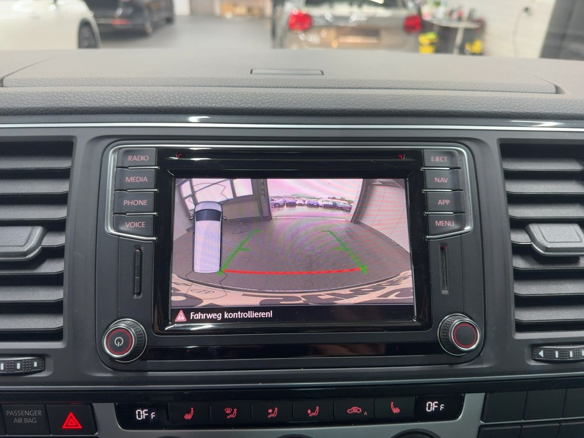 T6 Multivan 2.0 TDI DSG Comfortline KR AHK Navi Kamera Bluet. Start/Stopp Sitzhzg