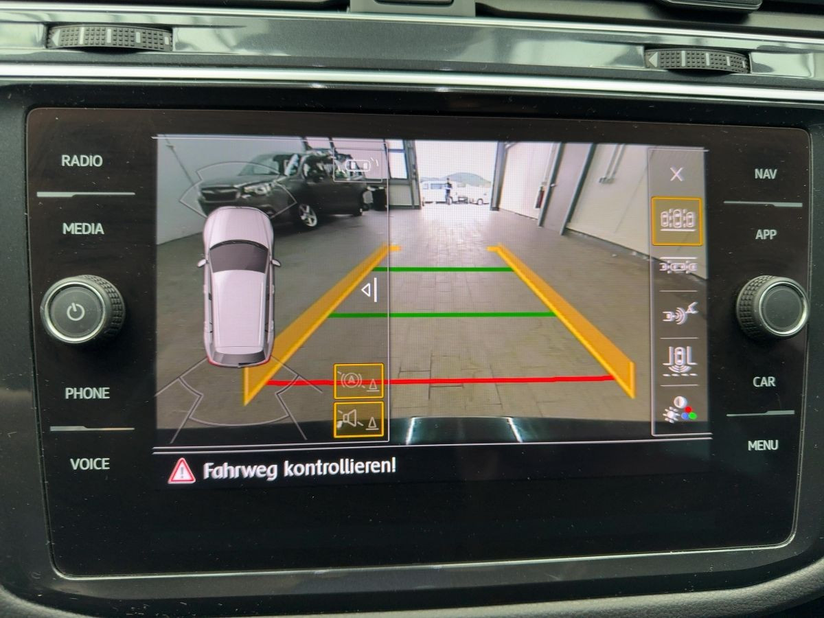 Tiguan 1.5 TSI DSG Highline ACC Navi LED Kamera Keyless Bluet. Sitzh. Climatronic