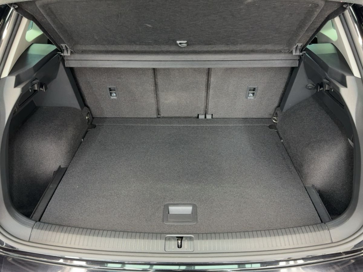 Tiguan 1.5 TSI DSG Highline ACC Navi LED Kamera Keyless Bluet. Sitzh. Climatronic