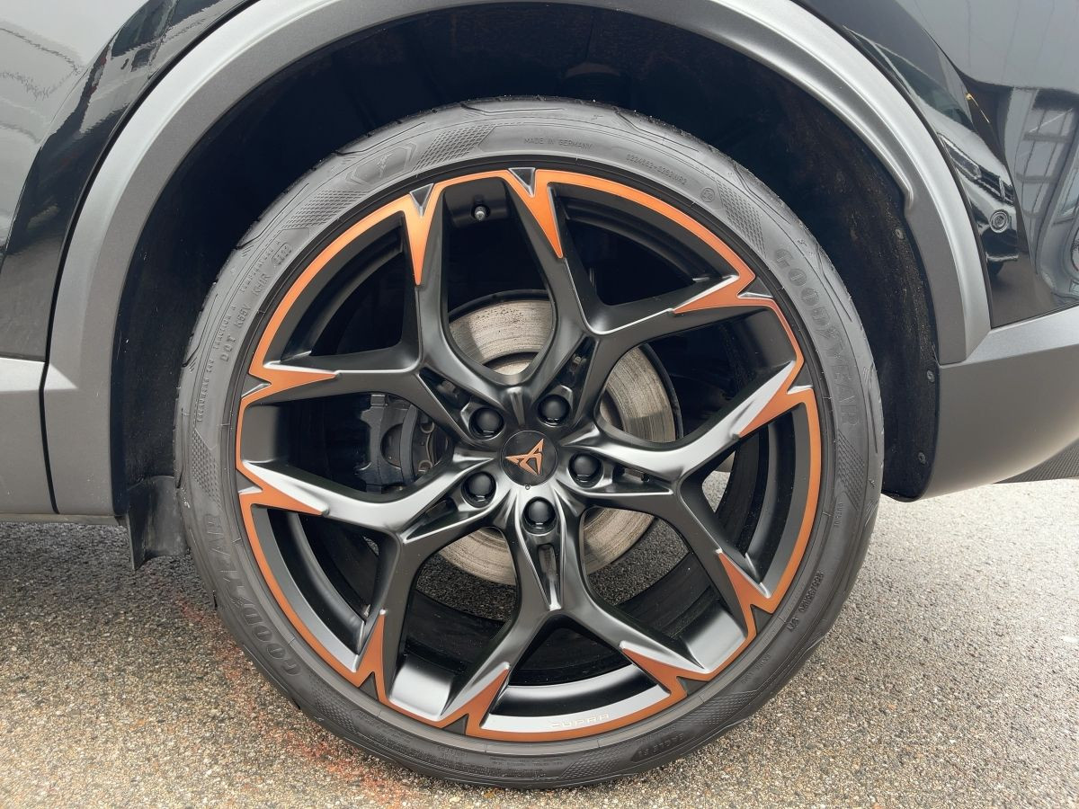 Formentor VZ5 2.5 TSI DSG 4-Drive DCC Beats-Audio LED Navi Kamera Keyless