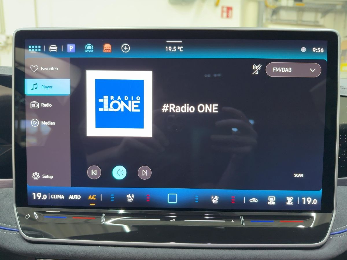 Passat R-Line 2.0 TDI 4M 7-Gang-DSG AHK*DCC*ACC