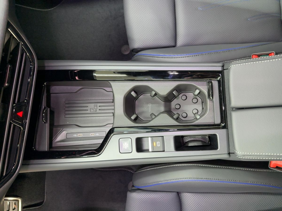 Passat R-Line 2.0 TDI 4M 7-Gang-DSG AHK*DCC*ACC