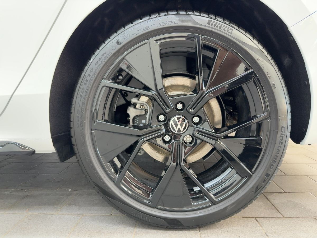 Passat R-Line 2.0 TDI 4M 7-Gang-DSG AHK*DCC*ACC