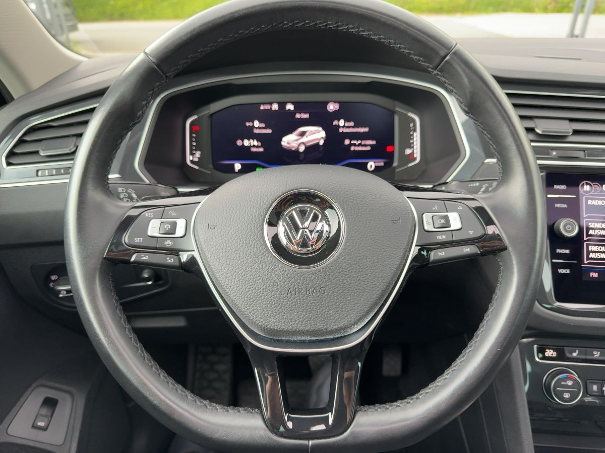 Tiguan 2.0 TDI DSG 4M Highline R-Line Standh. AHK ACC LED Head-Up Navi Kamera