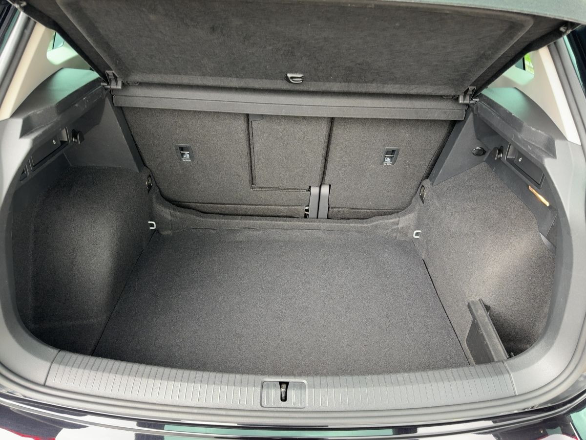 Tiguan 2.0 TDI DSG 4M Highline R-Line Standh. AHK ACC LED Head-Up Navi Kamera