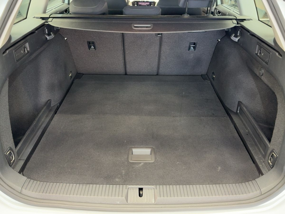 Passat Variant 2.0 TSI DSG Business ACC LED-Matrix Navi Kamera Ergo Sitzhzg Bluet.