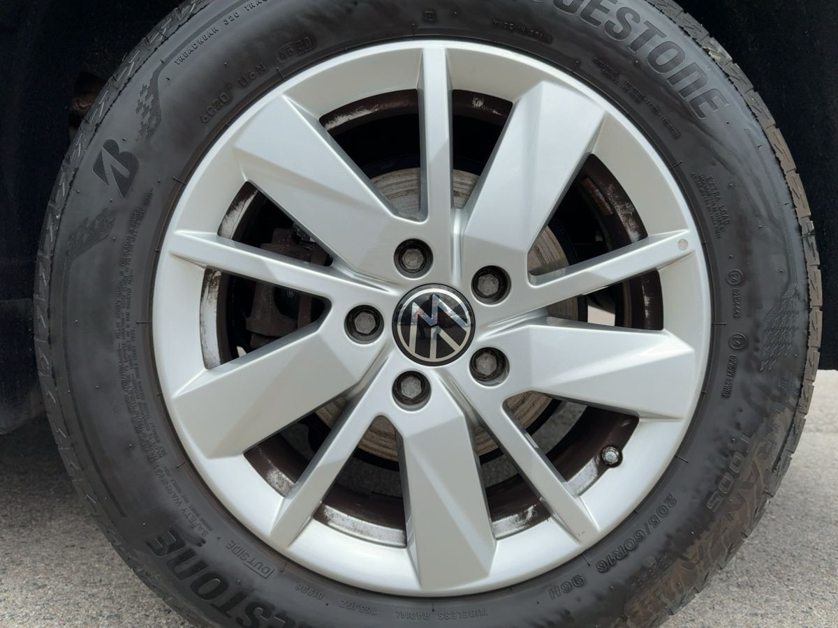 Caddy 2.0 TDI DSG Life AHK ACC Navi Standh. Pano Kamera Bluet. Sitzh.