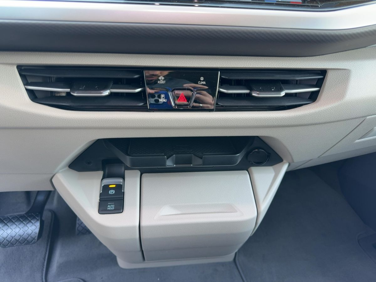 Multivan Life 2.0TDI 110kW DSG AHK*Klima*Navi*WR