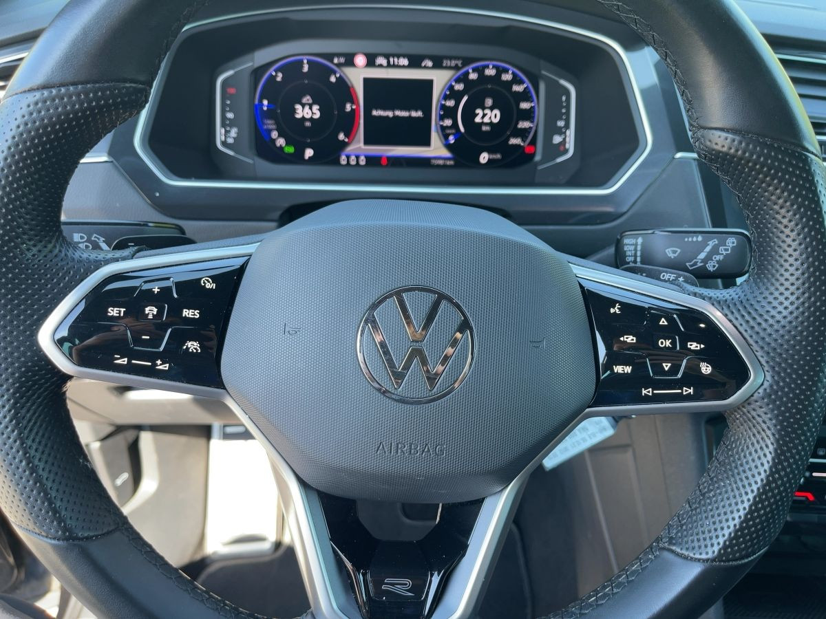 Tiguan 2.0 TDI DSG 4M AHK ACC LED-Matrix Navi Kamera Leder Sitzhzg Bluet.