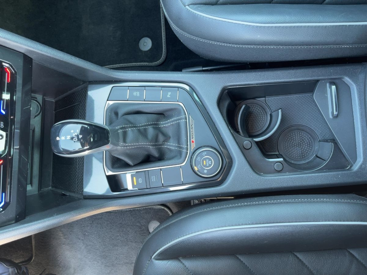 Tiguan 2.0 TDI DSG 4M AHK ACC LED-Matrix Navi Kamera Leder Sitzhzg Bluet.
