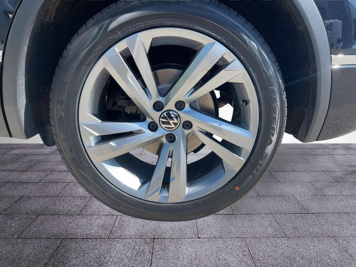 Tiguan 2.0 TDI DSG 4M AHK ACC LED-Matrix Navi Kamera Leder Sitzhzg Bluet.
