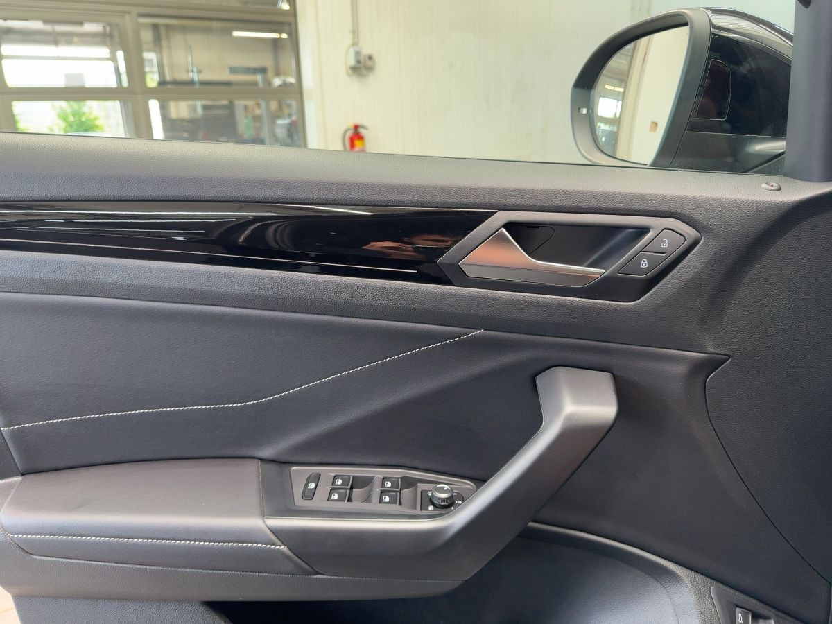 T-Roc 1.5 TSI DSG R-Line ACC AHK Navi LED-Plus Kamera Side Ass Climatronic Bluet