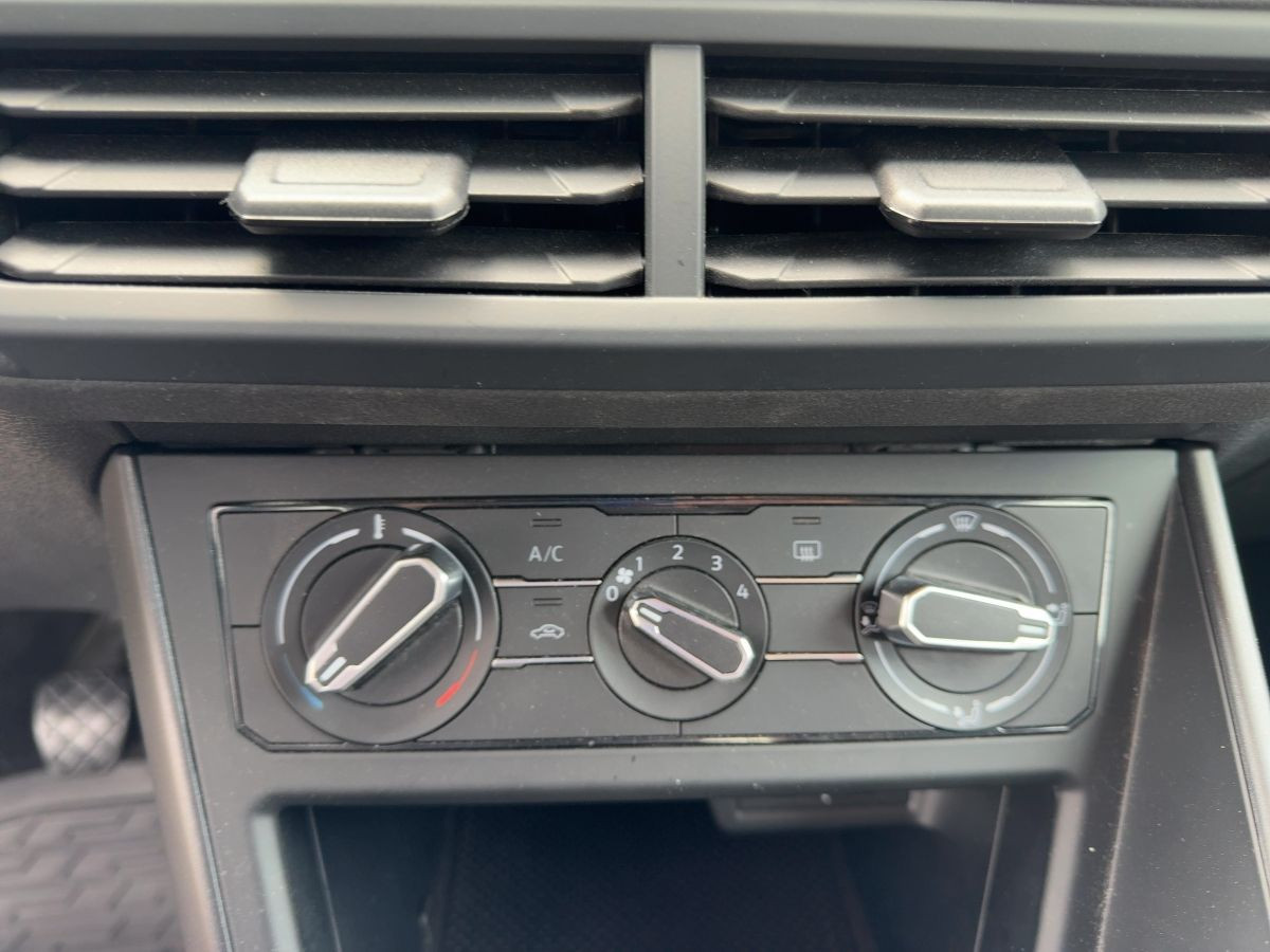 Taigo 1.0 TSI Klima LED App-Connect Radio Bluetooth Front Assist Lane Assist